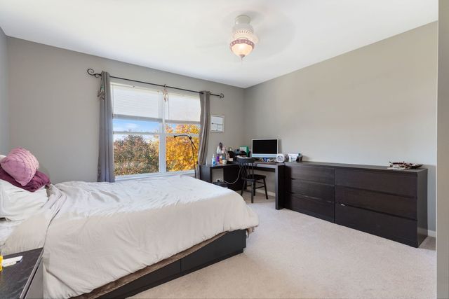 9 Lake Plumleigh Court, Algonquin, IL 60102