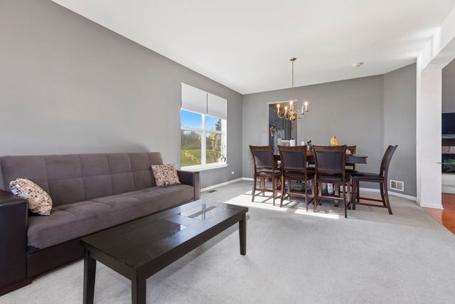 9 Lake Plumleigh Court, Algonquin, IL 60102