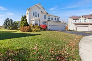 9 Lake Plumleigh Court, Algonquin, IL 60102