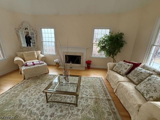 6 Trout Brook Ct, Chester Twp., NJ 07930