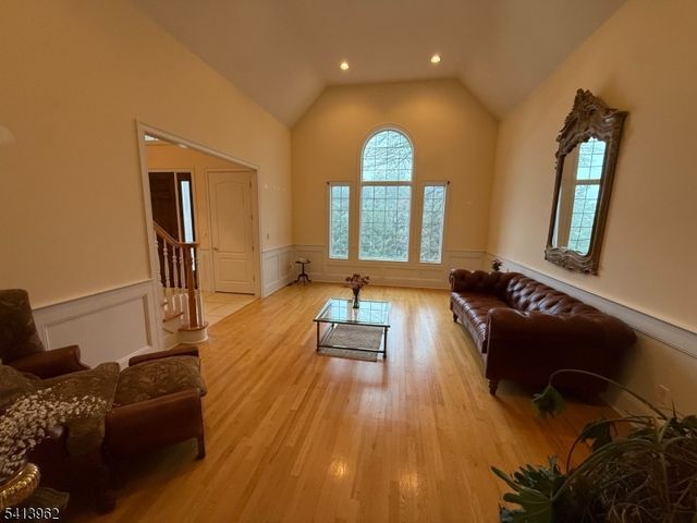 6 Trout Brook Ct, Chester Twp., NJ 07930