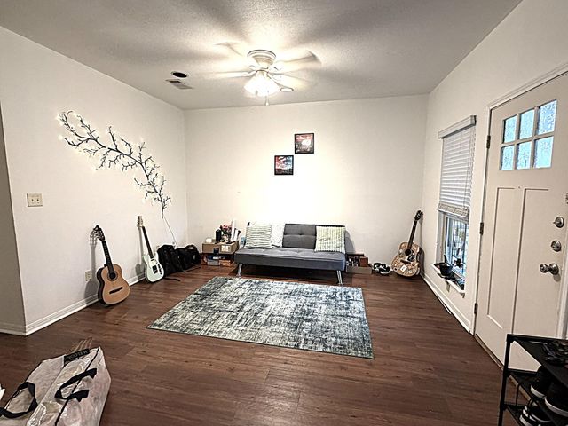 310 Pat Garrison ST 3B, San Marcos, TX 78666