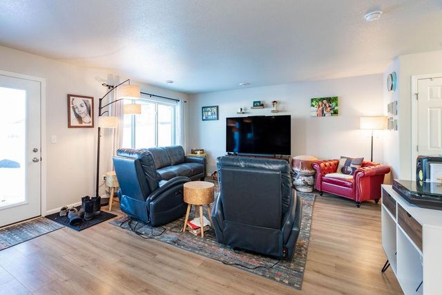 3700 Chinook Drive S, Fargo, ND 58104