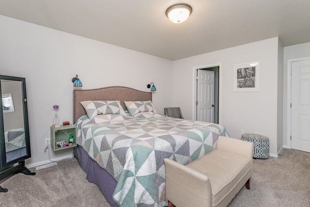 3700 Chinook Drive S, Fargo, ND 58104