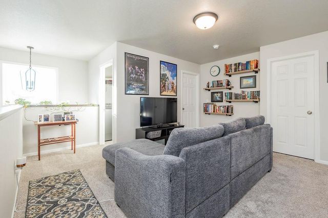 3700 Chinook Drive S, Fargo, ND 58104