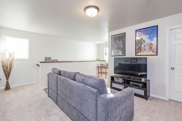 3700 Chinook Drive S, Fargo, ND 58104