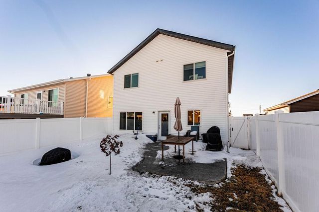 3700 Chinook Drive S, Fargo, ND 58104