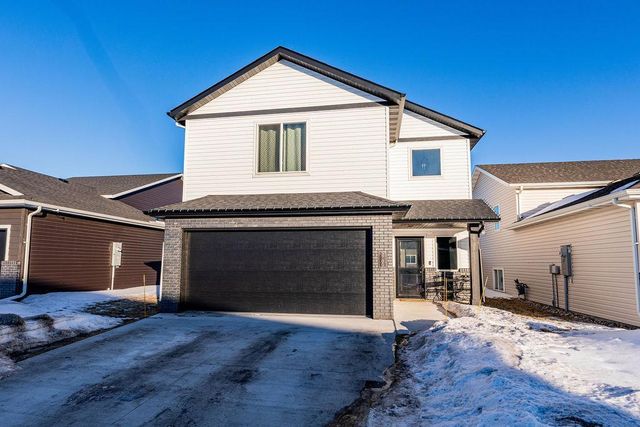 3700 Chinook Drive S, Fargo, ND 58104