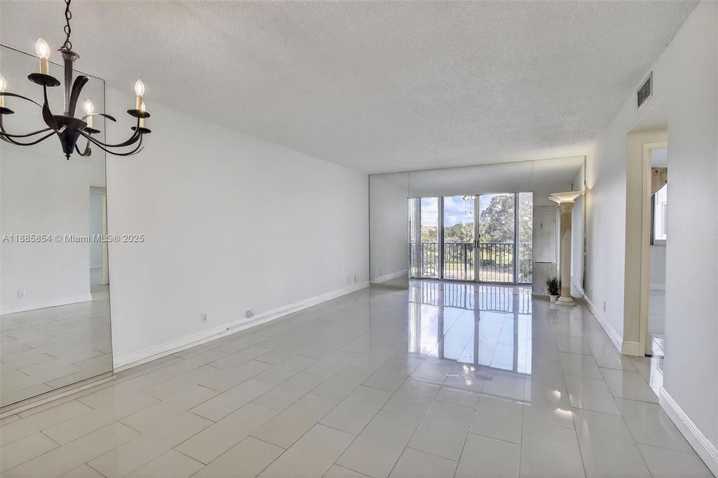 4200 Hillcrest Dr 308, Hollywood, FL 33021