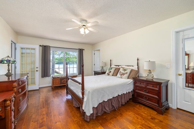 13 Ridge Lake Drive, Manning, SC 29102