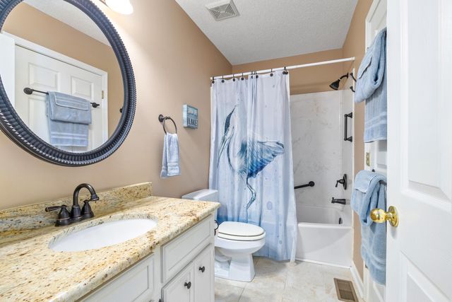 13 Ridge Lake Drive, Manning, SC 29102