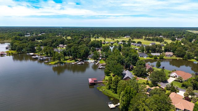 13 Ridge Lake Drive, Manning, SC 29102