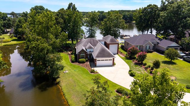 13 Ridge Lake Drive, Manning, SC 29102