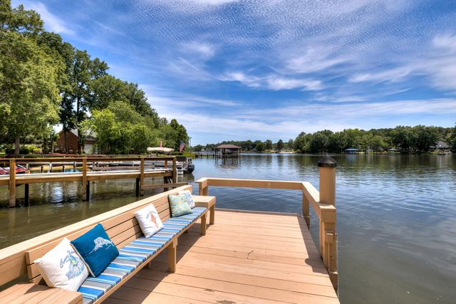 13 Ridge Lake Drive, Manning, SC 29102
