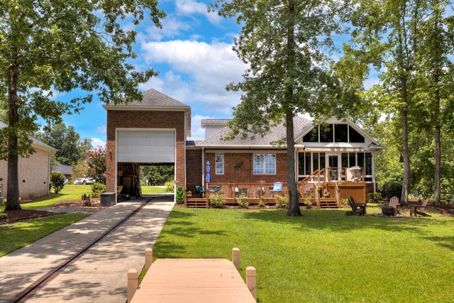 13 Ridge Lake Drive, Manning, SC 29102