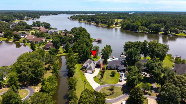 13 Ridge Lake Drive, Manning, SC 29102