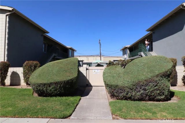 2227 E Westport 2, Anaheim, CA 92806