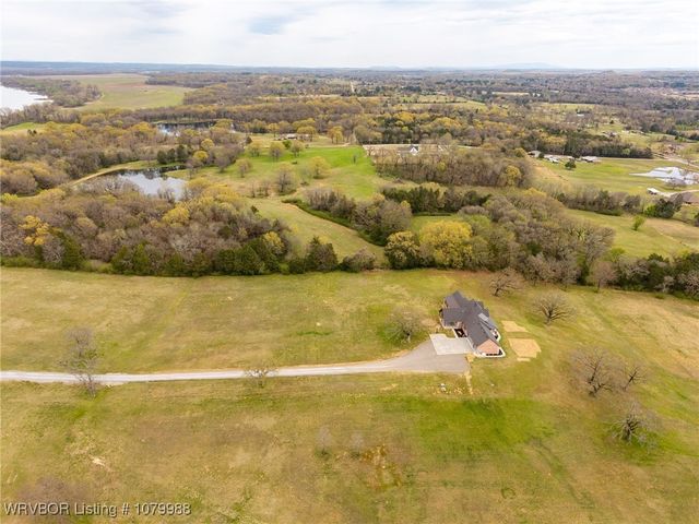 5000 Sue Lane, Lavaca, AR 72941
