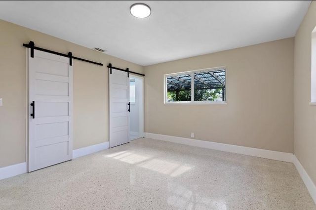 570 SE 2ND Avenue, Pompano Beach, FL 33060