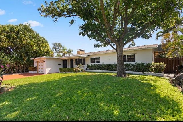 570 SE 2ND Avenue, Pompano Beach, FL 33060