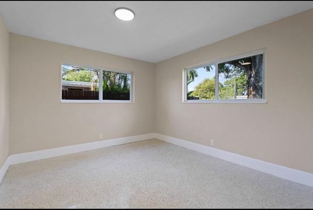 570 SE 2ND Avenue, Pompano Beach, FL 33060