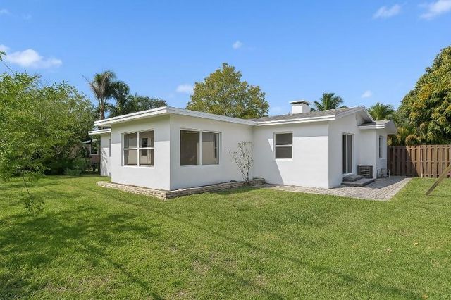 570 SE 2ND Avenue, Pompano Beach, FL 33060