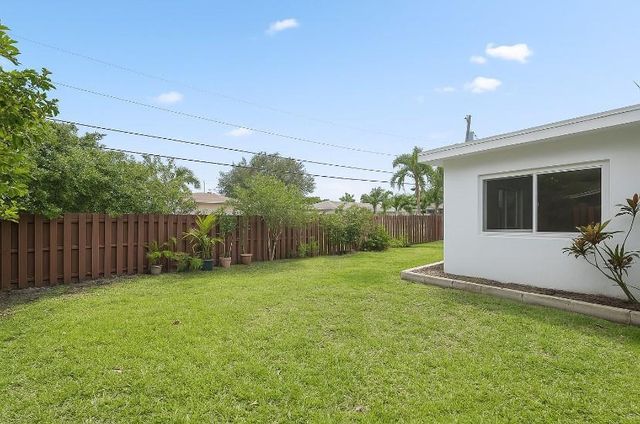 570 SE 2ND Avenue, Pompano Beach, FL 33060