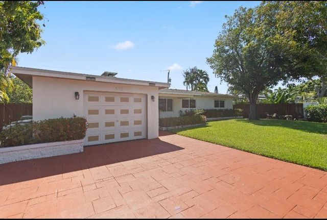 570 SE 2ND Avenue, Pompano Beach, FL 33060