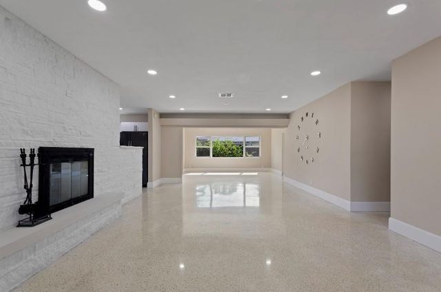 570 SE 2ND Avenue, Pompano Beach, FL 33060