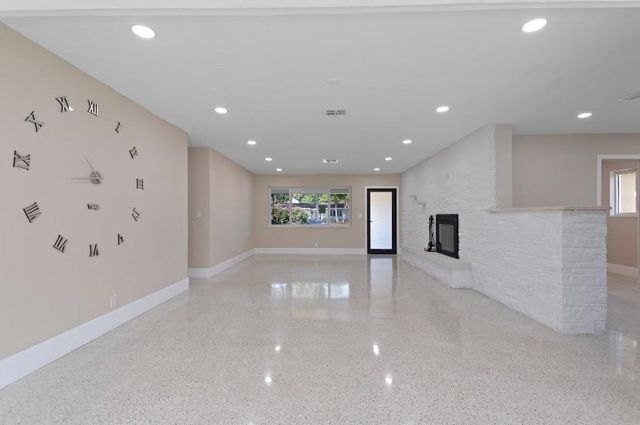 570 SE 2ND Avenue, Pompano Beach, FL 33060