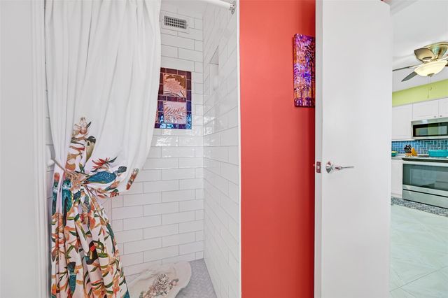 14037 Grambo Boulevard, Galveston, TX 77554