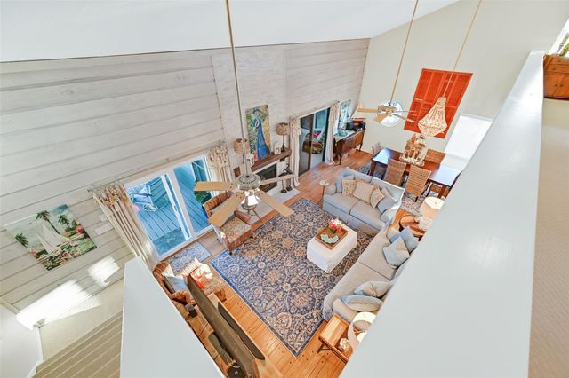 14037 Grambo Boulevard, Galveston, TX 77554