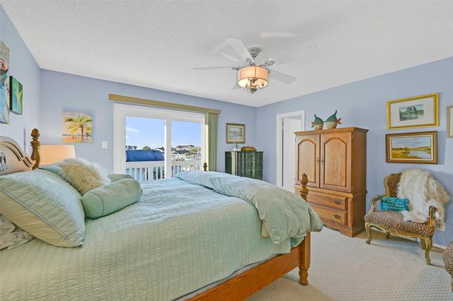 14037 Grambo Boulevard, Galveston, TX 77554