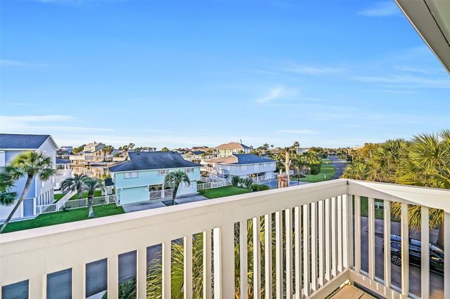 14037 Grambo Boulevard, Galveston, TX 77554