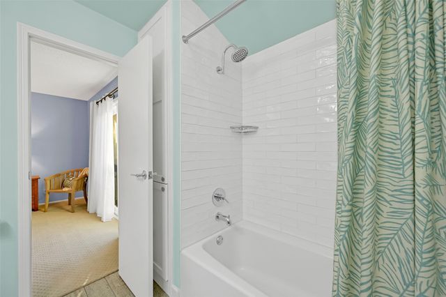 14037 Grambo Boulevard, Galveston, TX 77554