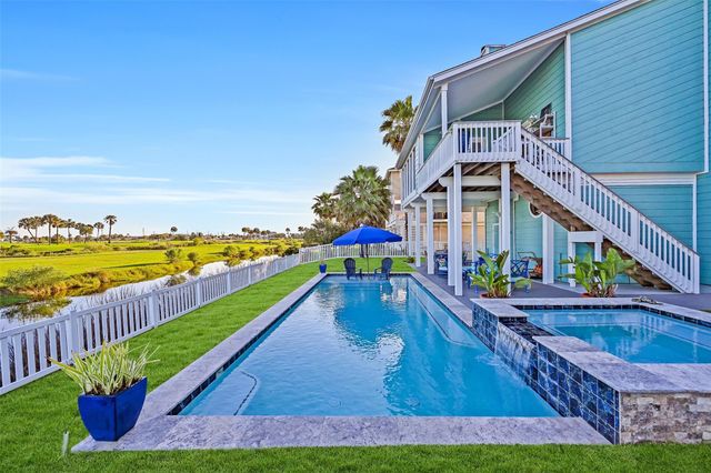 14037 Grambo Boulevard, Galveston, TX 77554