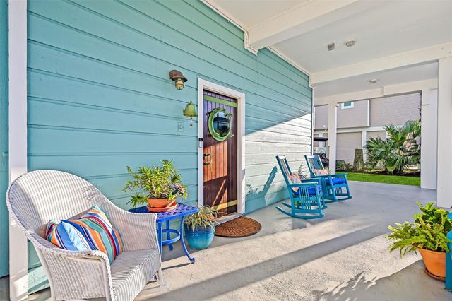 14037 Grambo Boulevard, Galveston, TX 77554