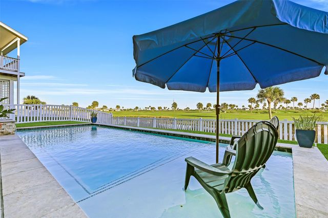 14037 Grambo Boulevard, Galveston, TX 77554