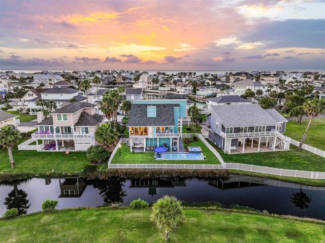 14037 Grambo Boulevard, Galveston, TX 77554