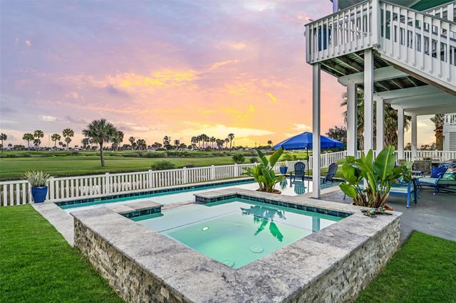 14037 Grambo Boulevard, Galveston, TX 77554