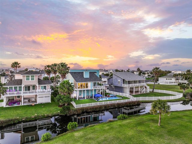 14037 Grambo Boulevard, Galveston, TX 77554