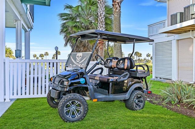 14037 Grambo Boulevard, Galveston, TX 77554