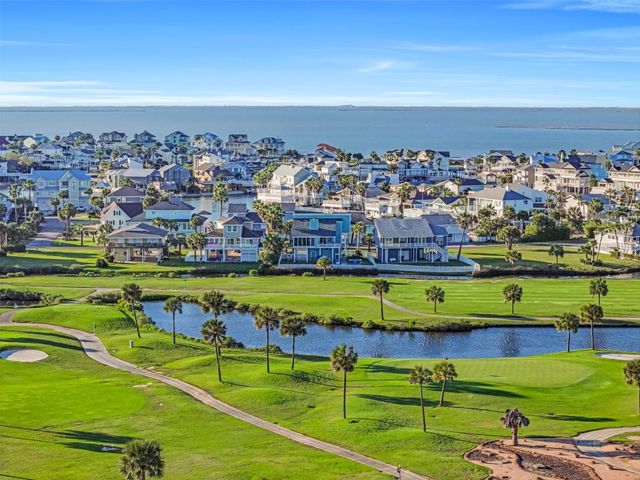 14037 Grambo Boulevard, Galveston, TX 77554