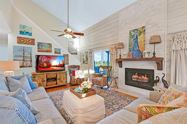 14037 Grambo Boulevard, Galveston, TX 77554