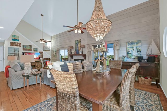 14037 Grambo Boulevard, Galveston, TX 77554