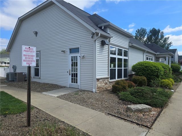 980 Queens Gate Way, Wadsworth, OH 44281