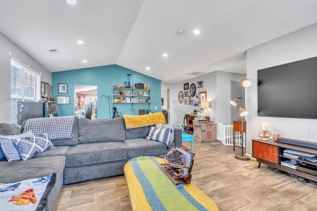 531 Country Gardens Drive, Fountain Inn, SC 29644