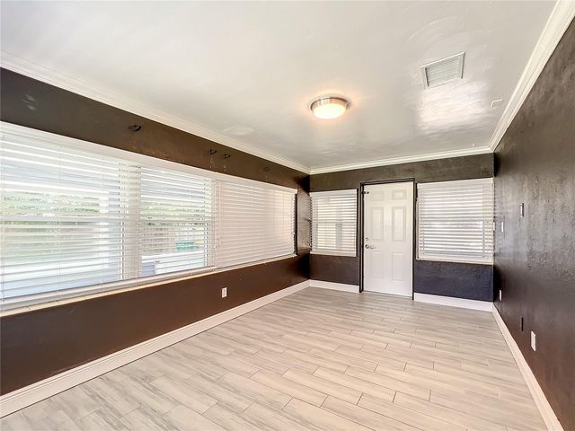 1006 E 11TH AVENUE, Mount Dora, FL 32757
