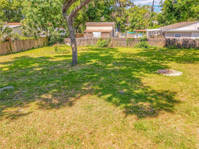 1006 E 11TH AVENUE, Mount Dora, FL 32757