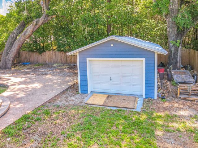 1006 E 11TH AVENUE, Mount Dora, FL 32757